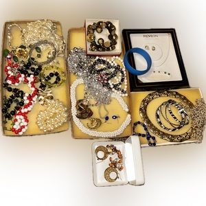 Lot of costume jewelry
